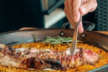 Beach Club Gran Folies, elegido por Edu Torres para participar en Clandestinos 2026, el exclusivo encuentro arrocero que reúne a grandes figuras de la gastronomía española