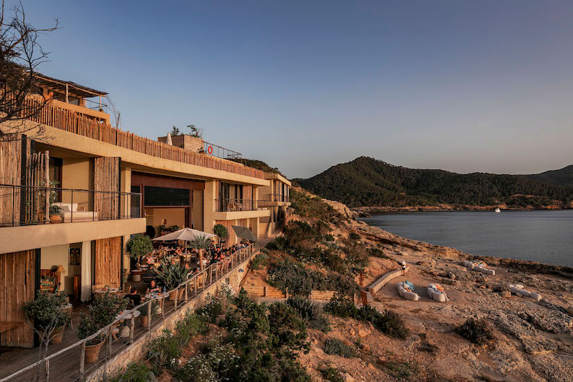 Beach Caves presenta La Grande Dame