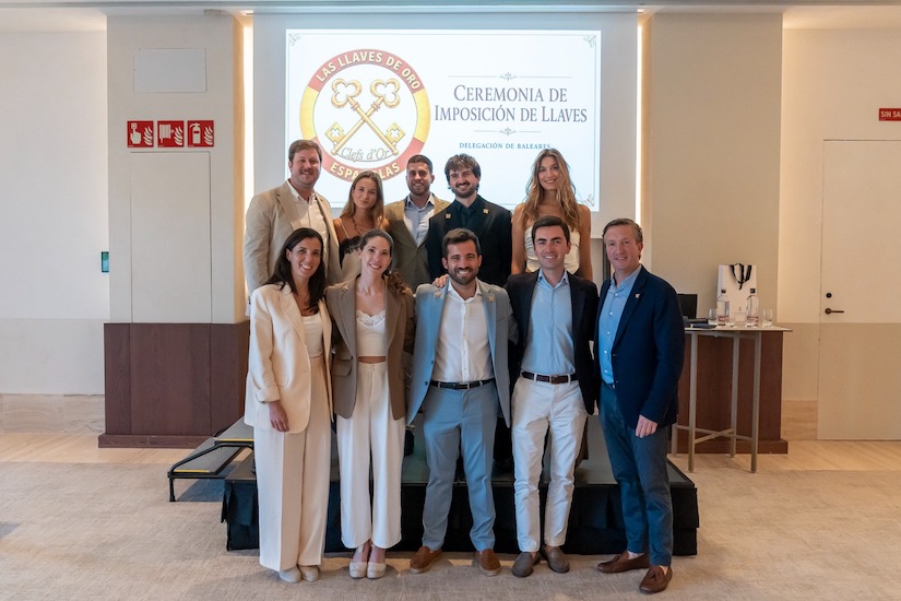 Les Clefs d'Or incorpora a cuatro nuevos miembros en Baleares y reconoce la excelencia de la conserjería hotelera
