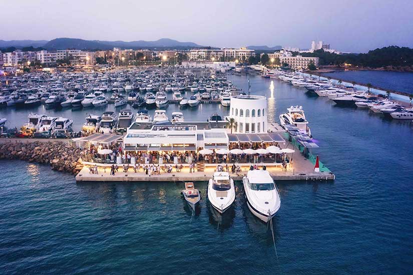 Alta cocina mediterránea con carácter local en CBbC Marina Sta Eulalia