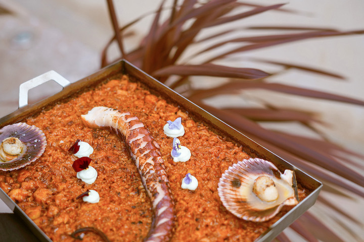 Arroz a la llauna de marisco. AMÊ Gastrobeach Club