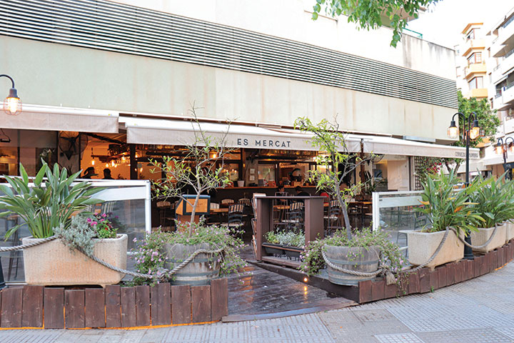 Celebra Fin de Año en el Restaurante Es Mercat, Ibiza