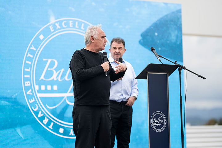 Ferrán Adrià y Martín Berasategui en la inauguración de las nuevas instalaciones Balfegó