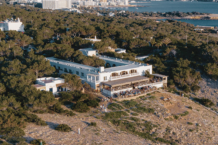 Disfruta de la Nochebuena en el Hostal La Torre Ibiza