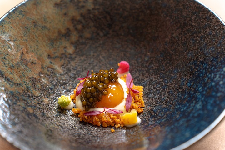 Huevo con caviar