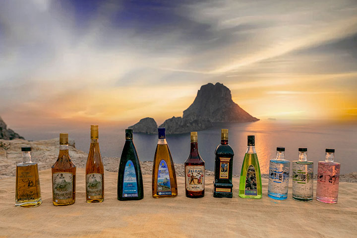 Selección de bebidas espirituosas. Familia Marí Mayans, Ibiza
