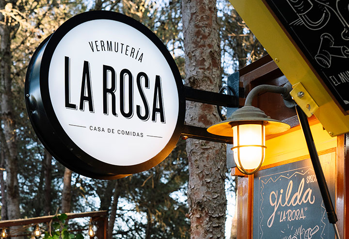 Sign vermutería La Rosa. La Rosa Troupe, Mallorca