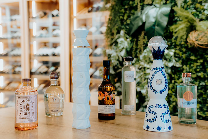 Selección de bebidas espirituosas en Bedrinks Ibiza