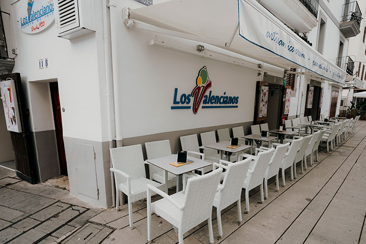 Terrace of the Los Valencianos ice cream parlor in Ibiza