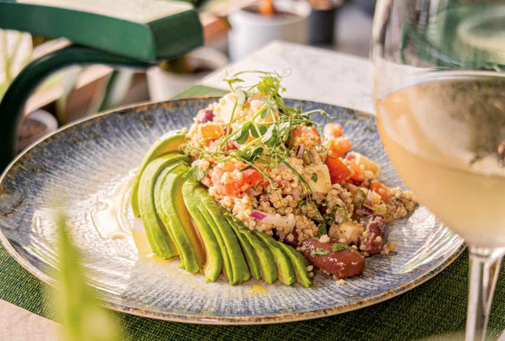 Ensalada de quinoa. Restaurante Munay. Palma de Mallorca