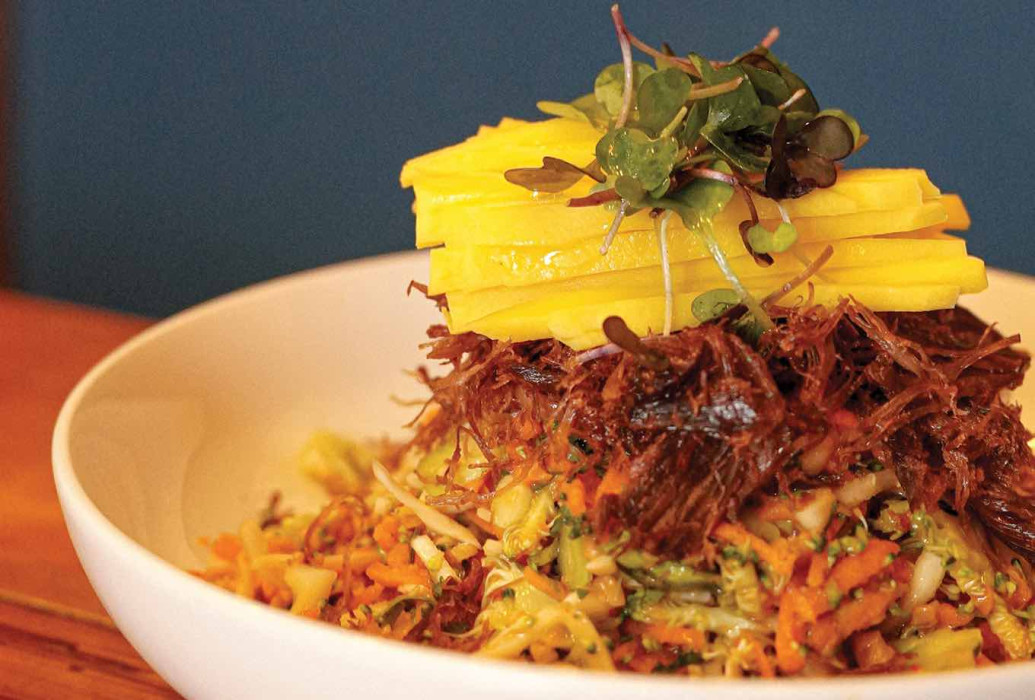 Ensalada tailandesa de mango. Restaurante Duke Palma. Palma de Mallorca Ensalada tailandesa de mango. Restaurante Duke Palma. Palma de Mallorca