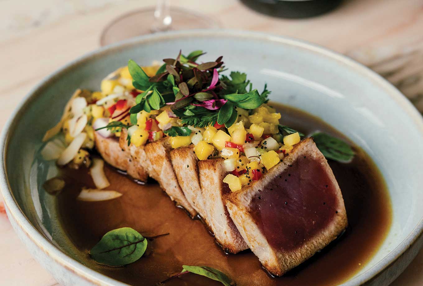 Fresh tuna, mango and coconut salad, sweet potato chips. Go A Lisboa Restaurant Fresh tuna, mango and coconut salad, sweet potato chips. Go A Lisboa Restaurant