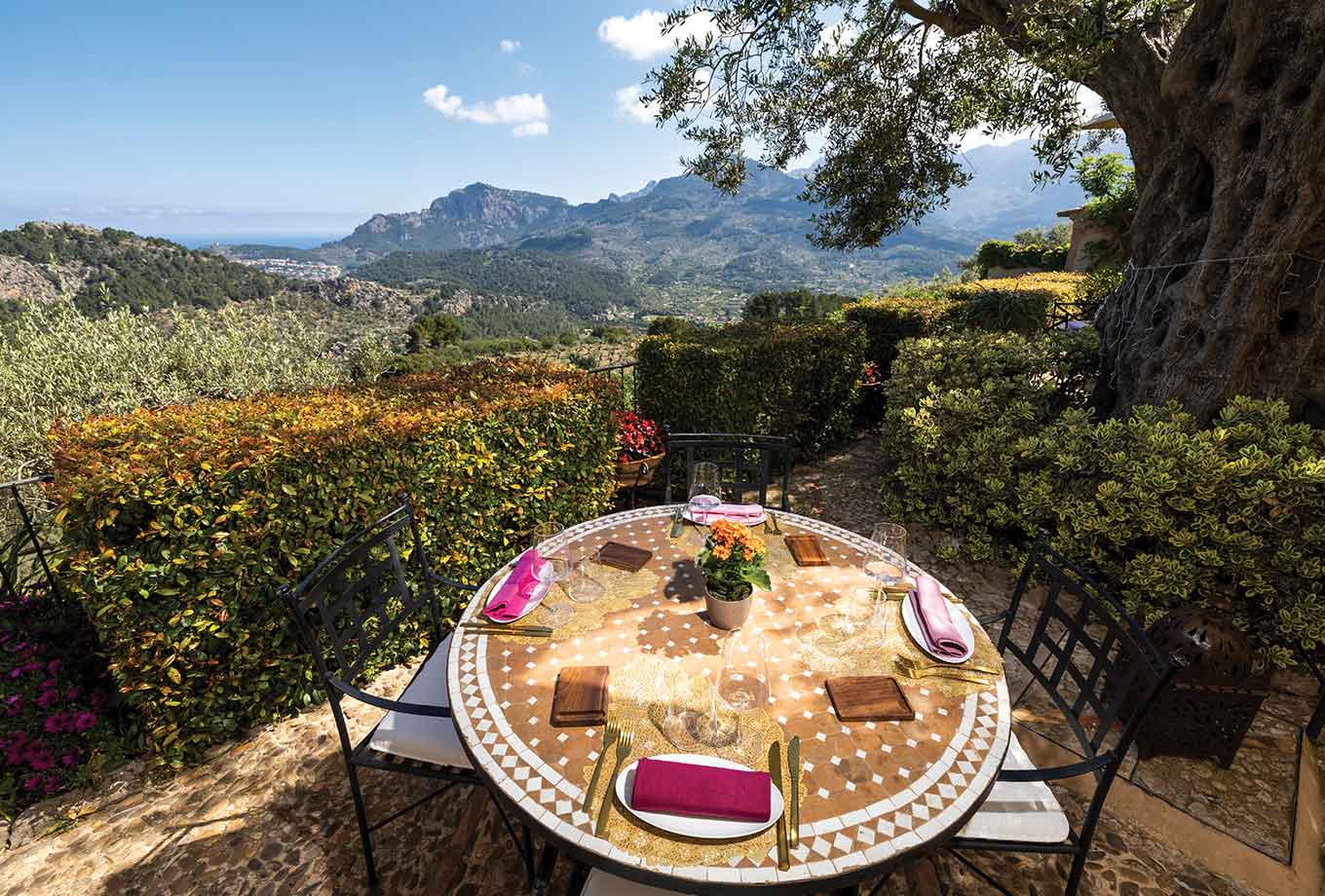 Barretes Restaurant. Sierra de Tramuntana, Mallorca