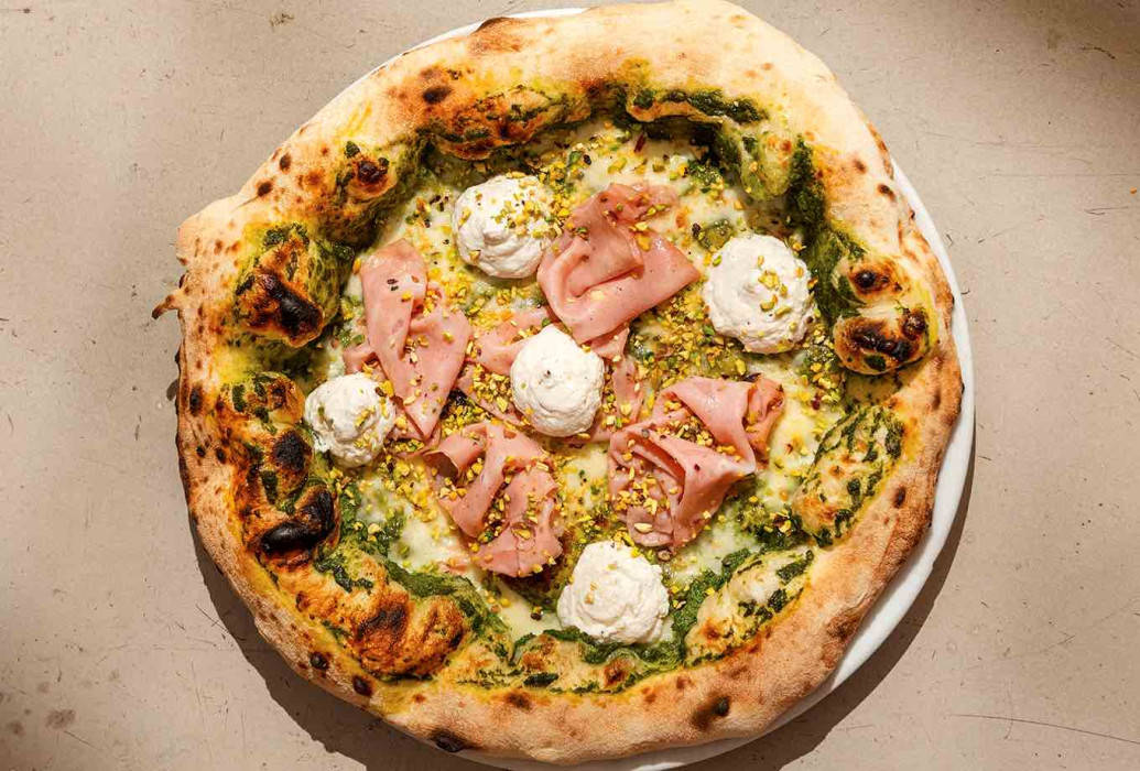 San Damiano pizza. Santa Chiara Restaurant, Palma de Mallorca
