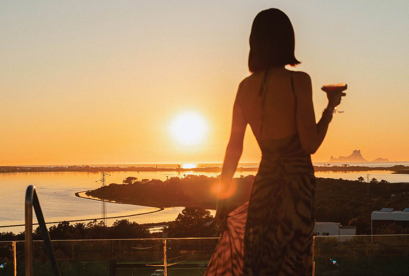 Restaurante SKY Rooftop & Sunset Lounge, Formentera Restaurante SKY Rooftop & Sunset Lounge, Formentera