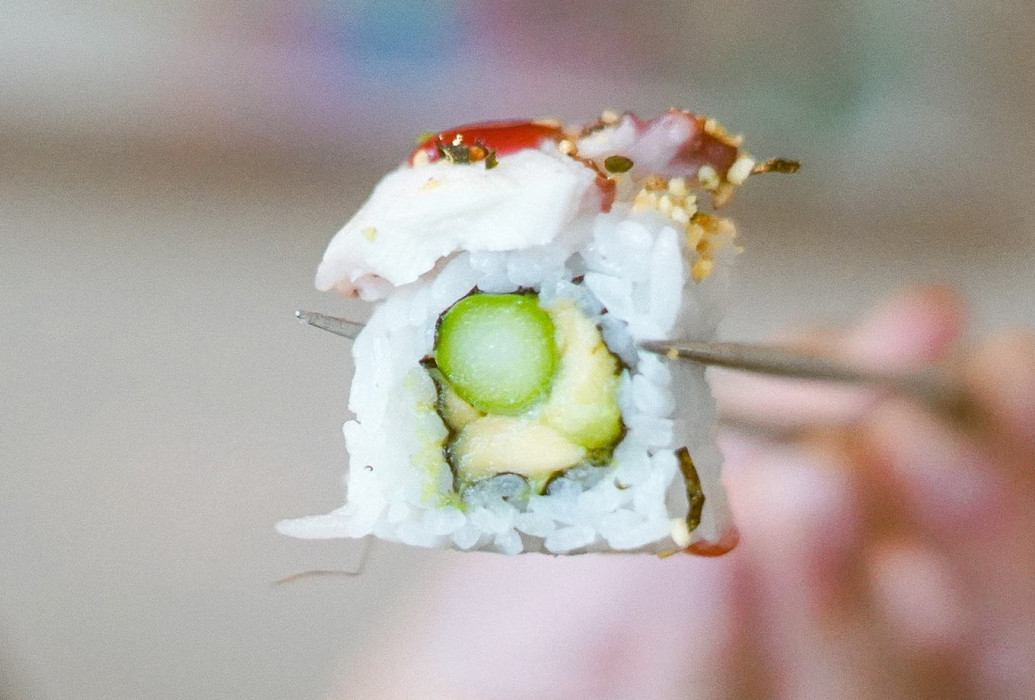 Sushi roll. Avocado, cucumber and prawn. AMÊ Gastrobeach Club