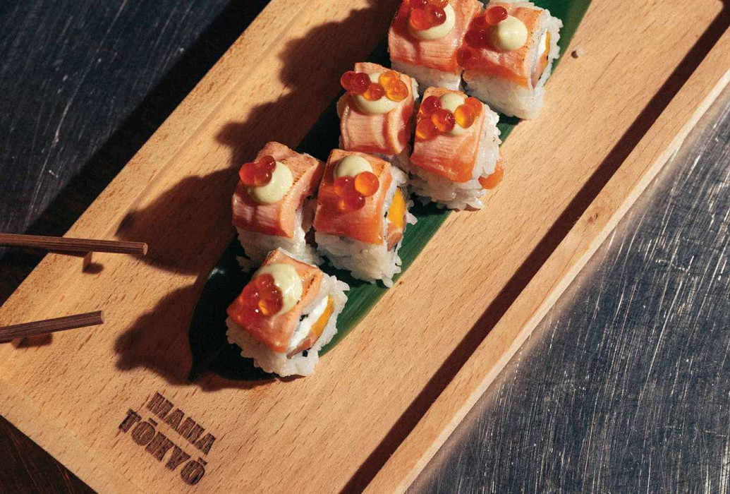 salmon sushi roll. Restaurante Mama Tokyo, Formentera