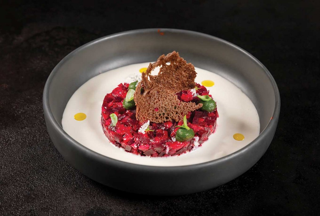 Tartar de remolacha y fresas. Restaurante Es Ventall. Ibiza  Tartar de remolacha y fresas. Restaurante Es Ventall. Ibiza