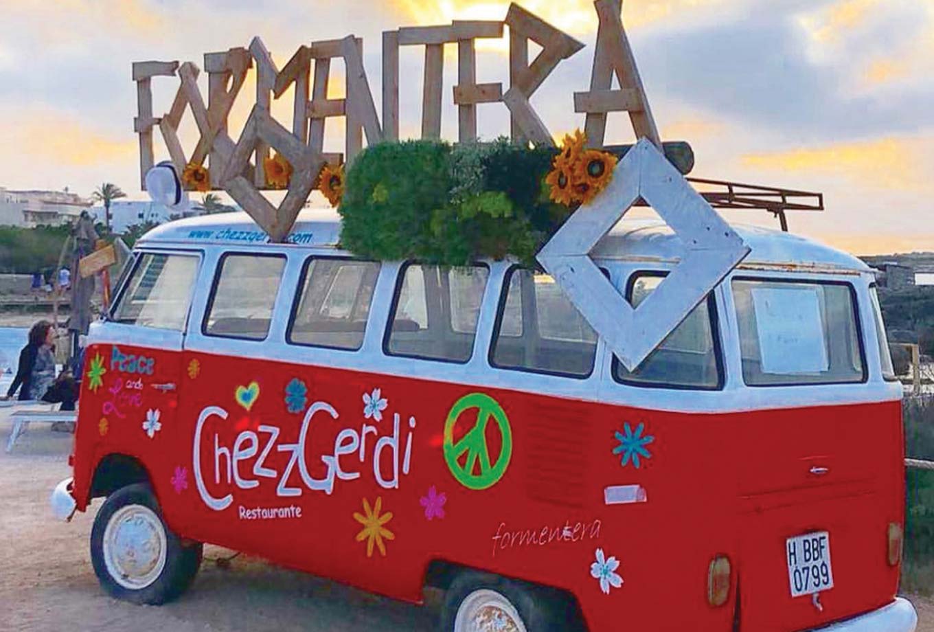 Volkswagen T1. Restaurant ChezzGerdi Formentera  Volkswagen T1. Restaurant ChezzGerdi Formentera