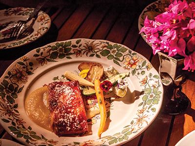 BOOKING | LAS DOS LUNAS RESTAURANT | Ibiza | FacefoodMag